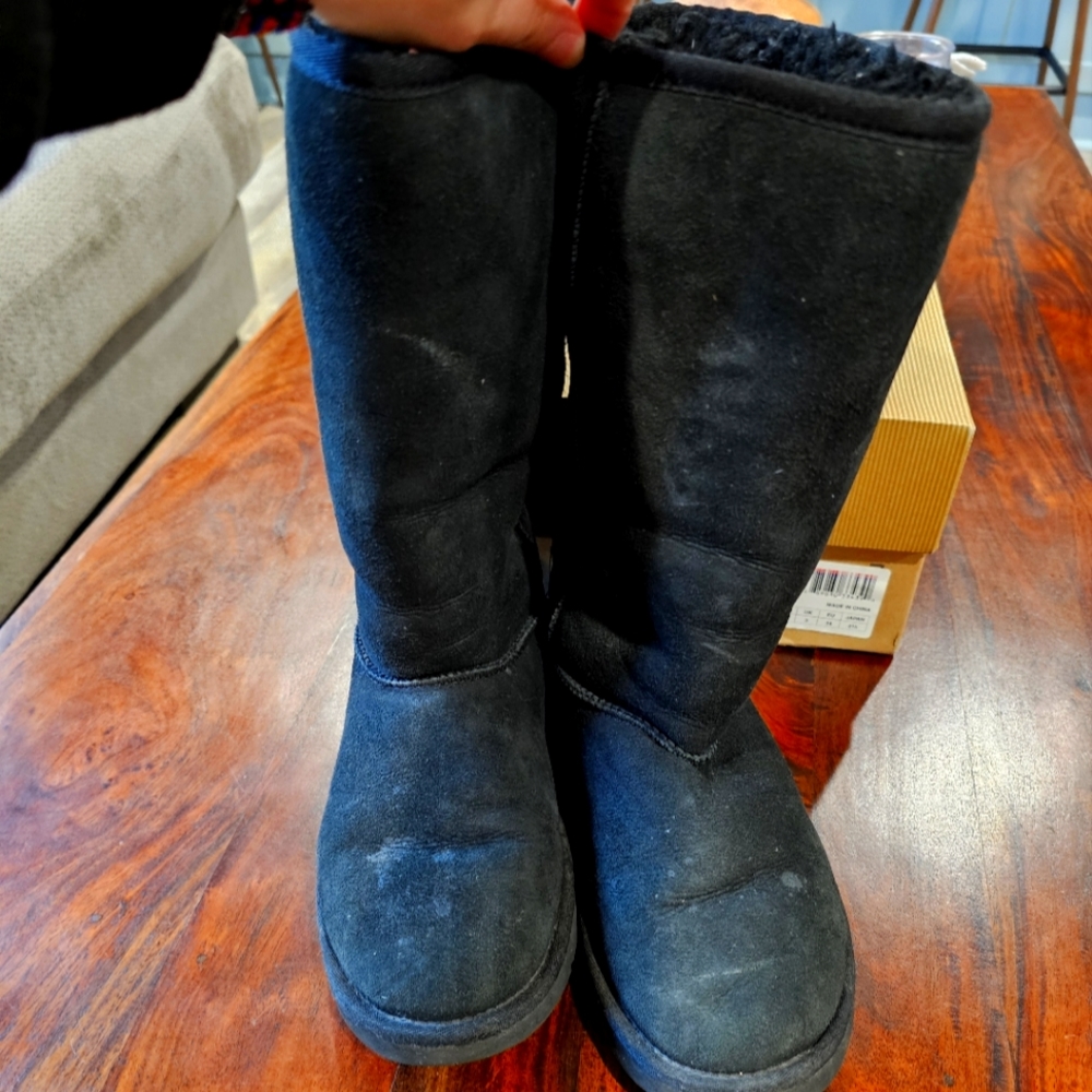 Classic Tall UGG - Black